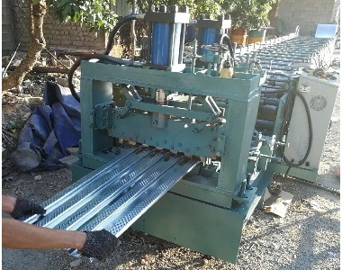 鋼踏板成型機(jī)
