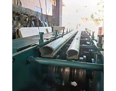扶手管機(jī) 圓管壓扶手管機(jī)器
